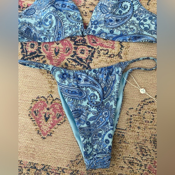 Frankies Bikinis Francesca Shine Top and Francesca shine bottom - Picture 10 of 15